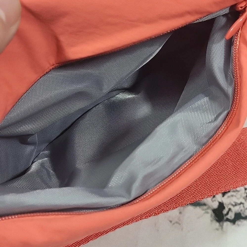 Athleta Fanny Pack Womens One Size Pink Coral Nylon Waist‎ Bag W/Built In Wallet